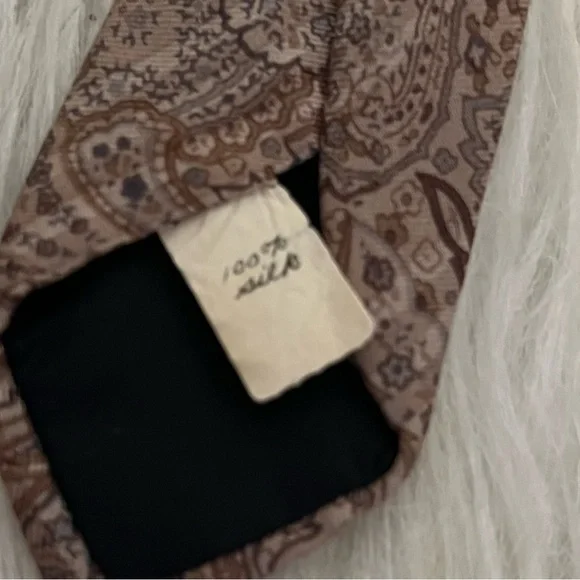 Oscar de la Renta Paisley Tie - Picture 6 of 7